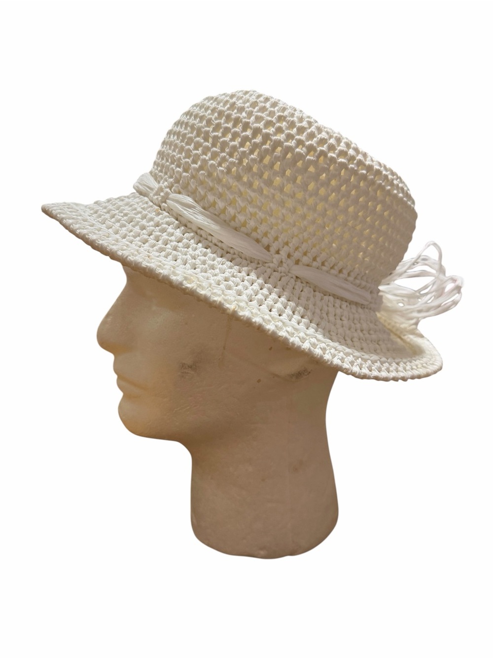 Saks Fifth Avenue White woven women’s hat made in Italy